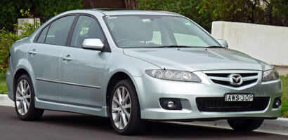 2005-2007_Mazda_6_(GG_Series_2)_Luxury_Sports_hatchback_(2011-01-13).jpg