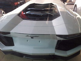 Lambo rear mirrow middle.jpg