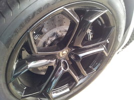 Lambo Lp500 2011 rear tyre.jpg