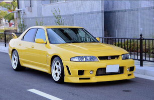 r33-4-door-yellow.jpg