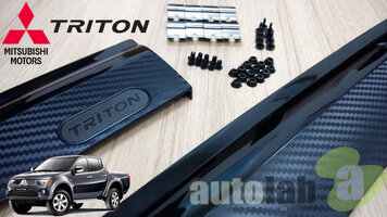 Mitsubishi Triton - Injection Door Visor ( Carbon ) - 2.jpg