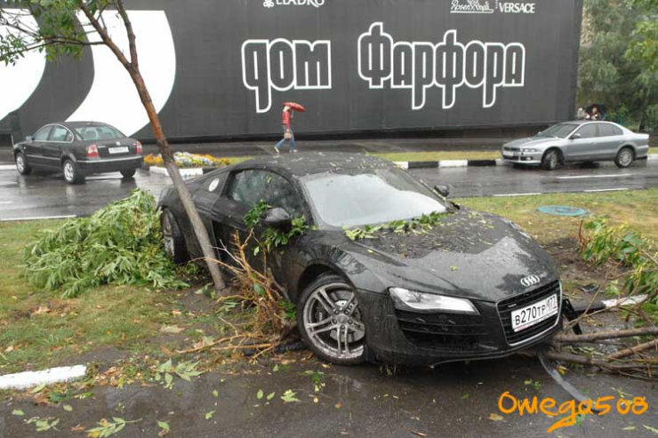 Audi R8 Crash in Moscow