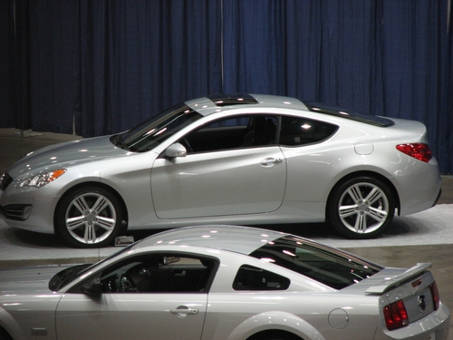 Hyundai Genesis coupe caught naked Zerotohundredcom