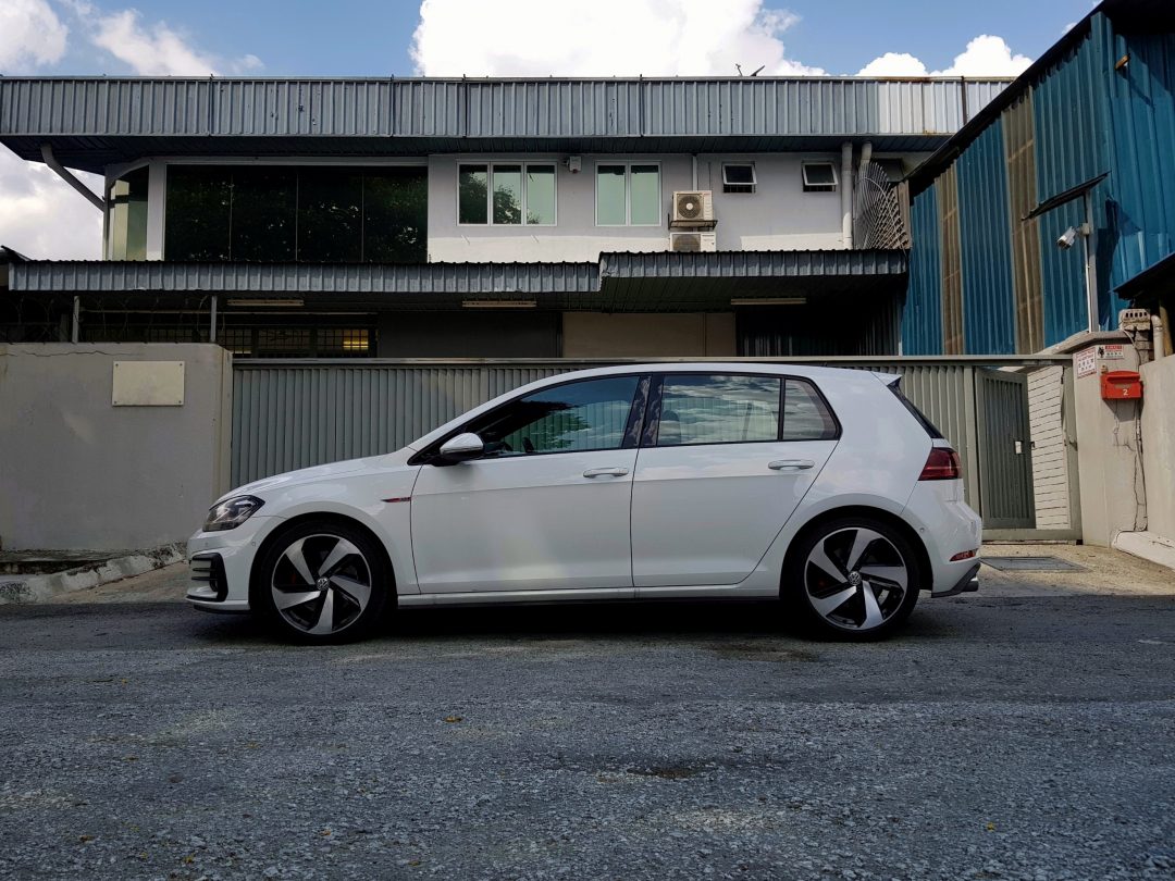 Short Review Vw Golf Gti 7 5 Vs Golf R 7 5 Vs 50 Amg Zerotohundred