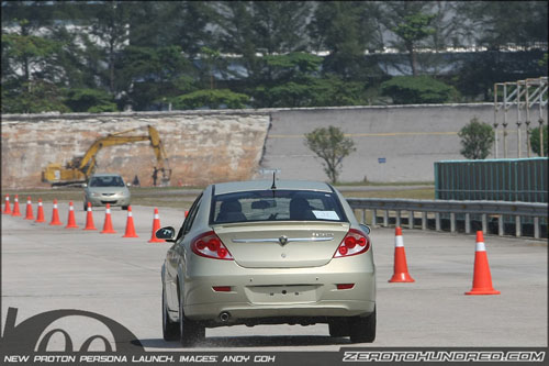 proton_persona_sedan%20(32).jpg