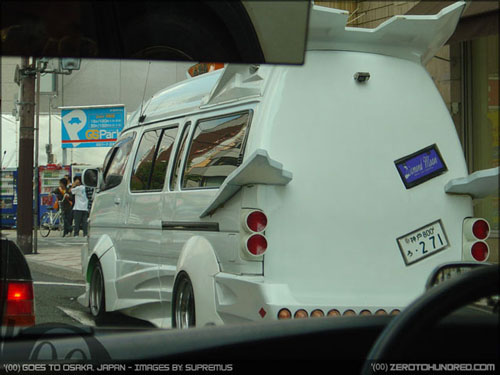japan_crazy_gundam_van-1.jpg