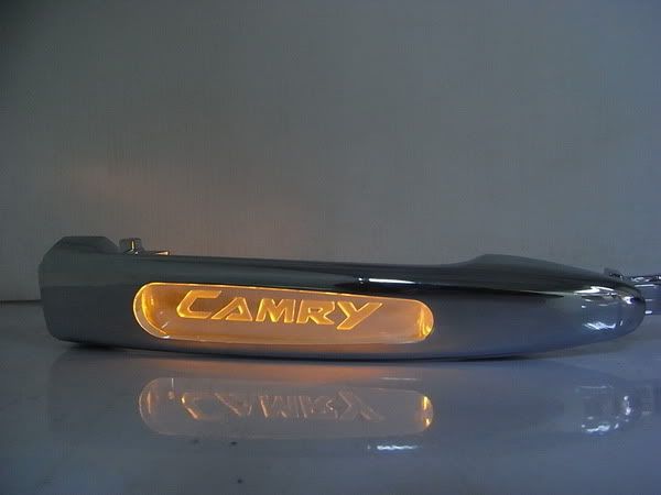 camrydoorhandle.jpg