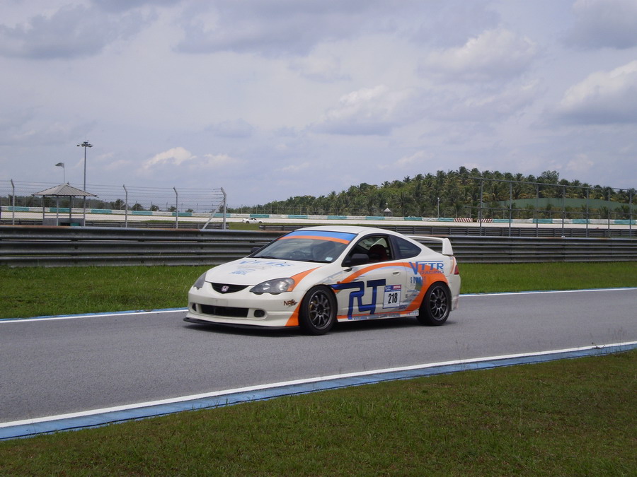 integra019_resize.jpg