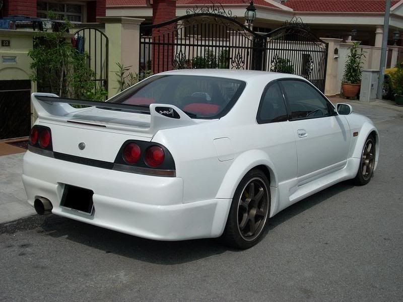 r33SLRear.jpg