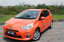 Toyota Prius C - 001.JPG