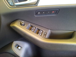 Q5 driver door panel memory seat.jpg