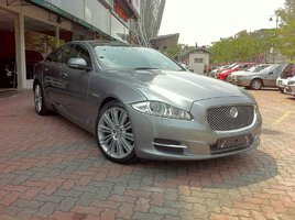 Jaguar XJL 3.0 2012 Grey (1).jpg