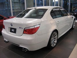 bmw_e60_msport_m5_bodykits_1658047753_7abda39a_progressive.jpg