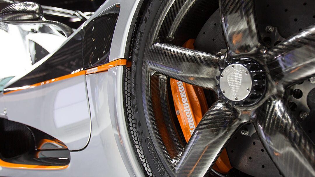 546b33ed0d083_-_011koenigsegg_one_1-lg-700x394.jpg