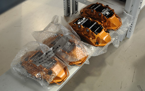 08_nissan_skyline_gtr_tech_calipers_500.jpg