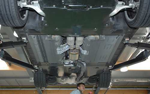 08_nissan_skyline_gtr_tech_underbody_2_500.jpg