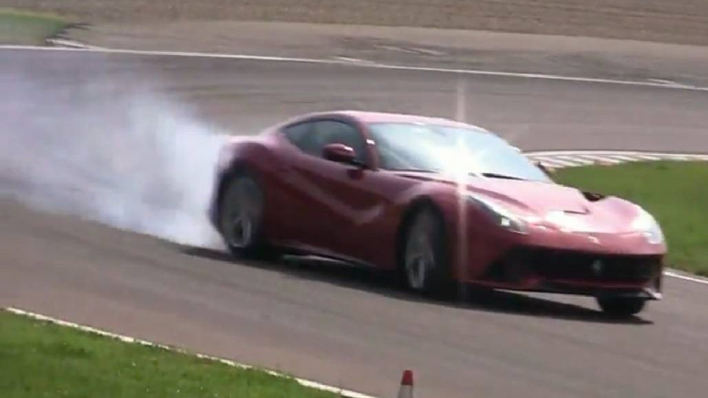 Ferrari-F12-Berlinetta-11-600x337.jpg