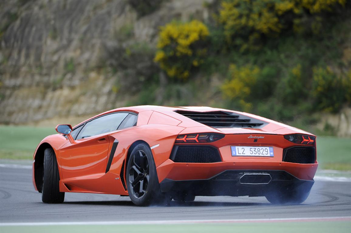 Aventador2011 lp700 4