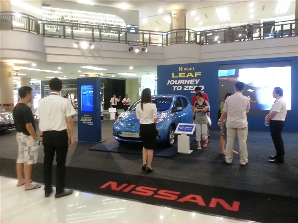 Nissan-Leaf-at-1-Utama-2012-01-600x450.jpg
