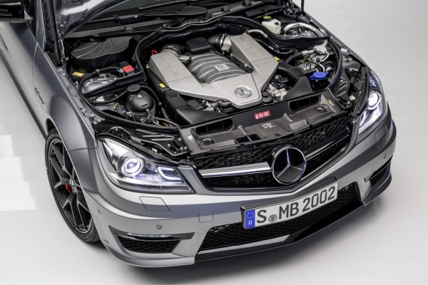 Mercedes-AMG-engine-1[4]