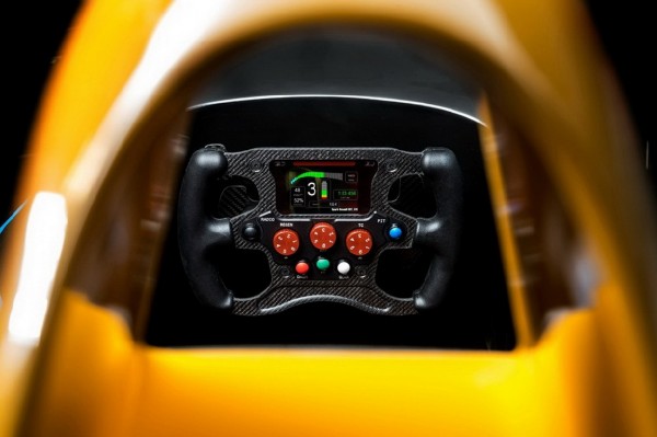 Spark-Renault-Formula-E-Racecar-9[2]