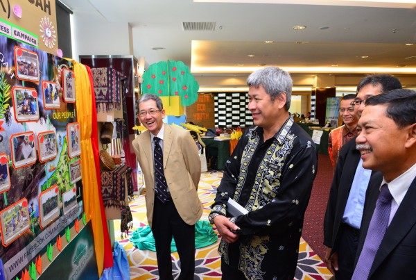 during the exhibition tour, lead by Datuk Ismet Suki (left) with Tn Hj_ Zainudin Abas & Datuk Takashi Hibi