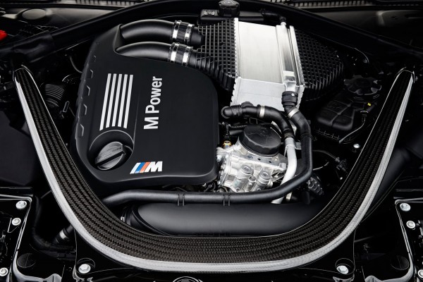 2015-BMW-M4-Convertible-20