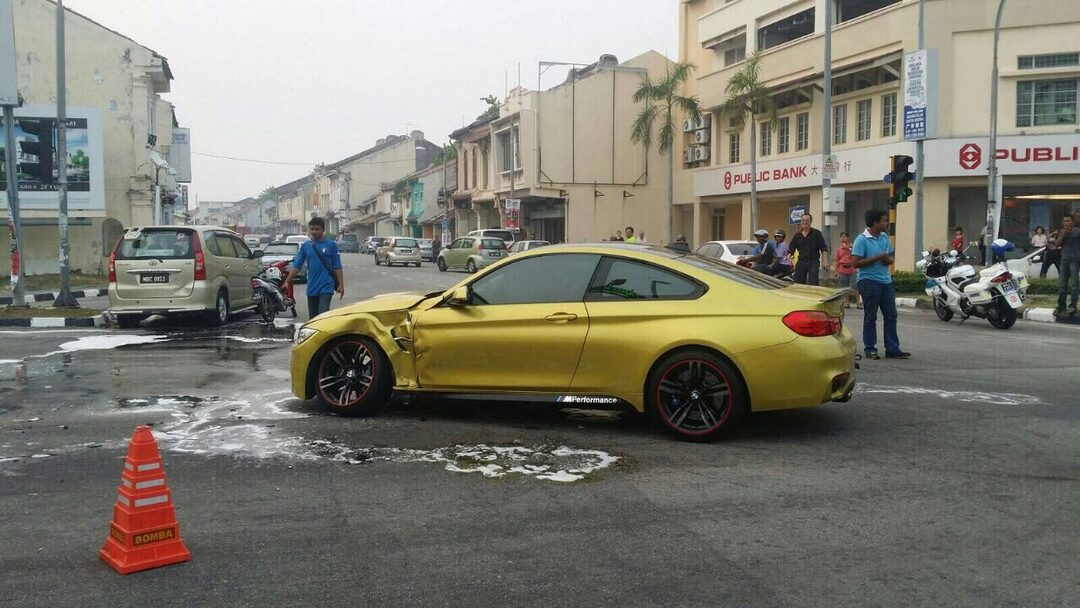 Авария BMW m4