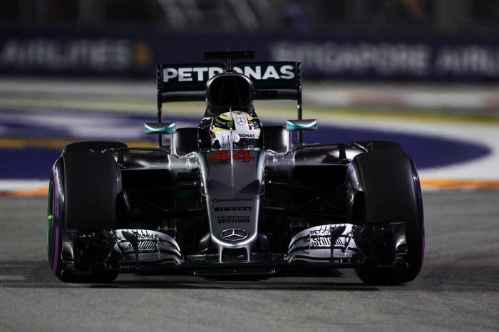 Lewis Hamilton Mercedes AMG F1 W07 Hybrid.
