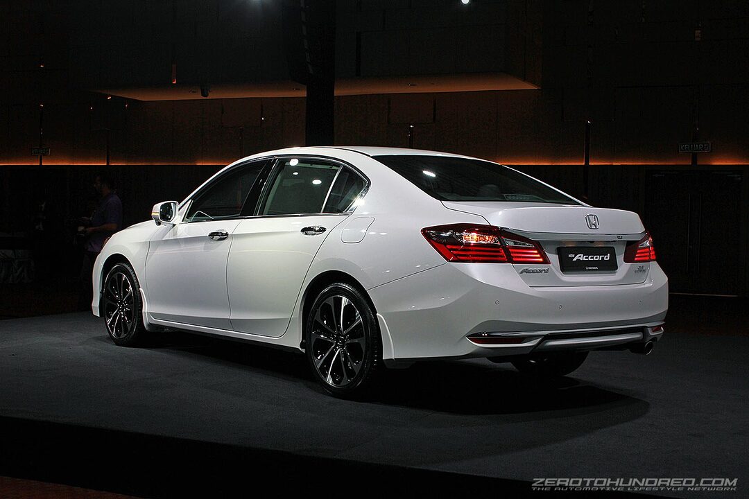 honda-accord-2016-facelift-exterior_0933-700x467.jpg