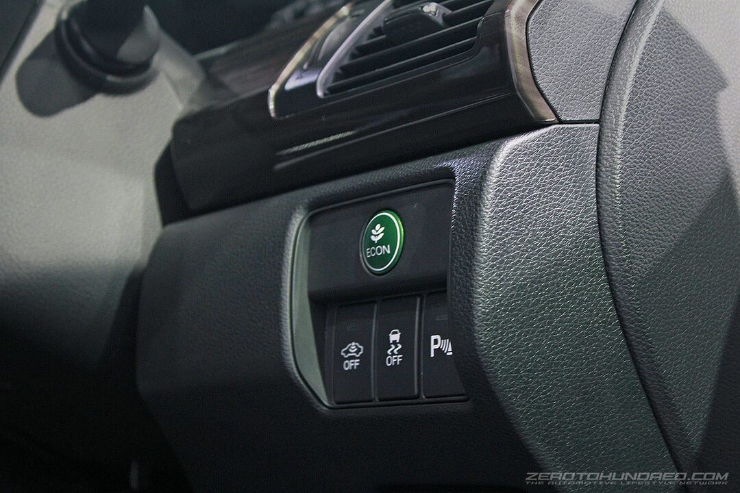 honda-accord-2016-facelift-interior_0901-700x467.jpg