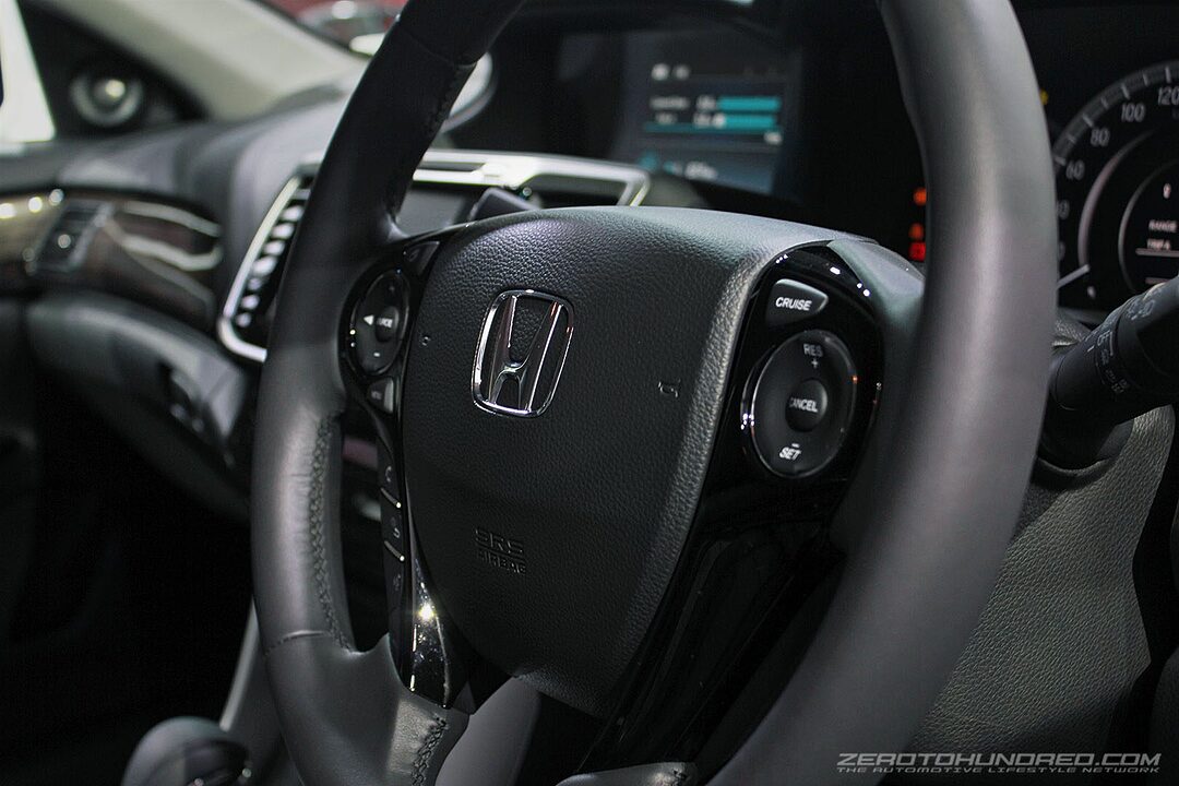 honda-accord-2016-facelift-interior_0907-700x467.jpg