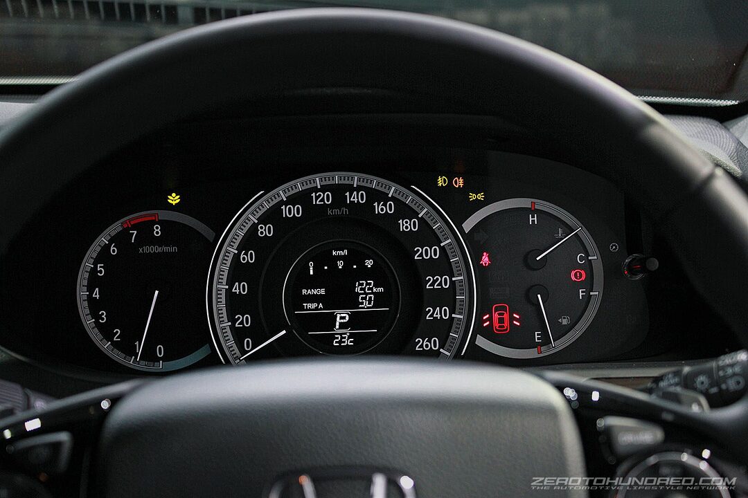 honda-accord-2016-facelift-interior_0979-700x467.jpg